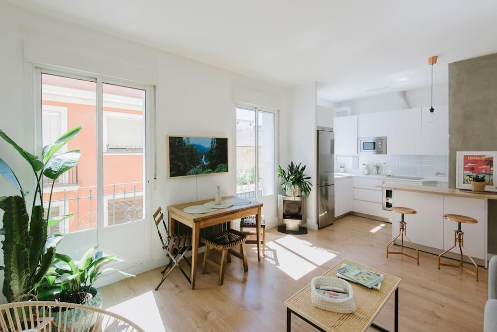 Apartamento El Botones Nuevo Y Luminoso Apto De Diseno En Lavapies Madrid